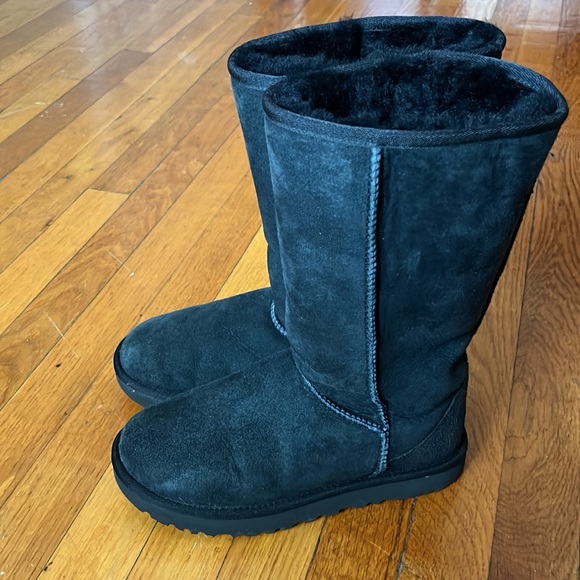 UGG Classic Tall II Boot - Picture 8 of 13
